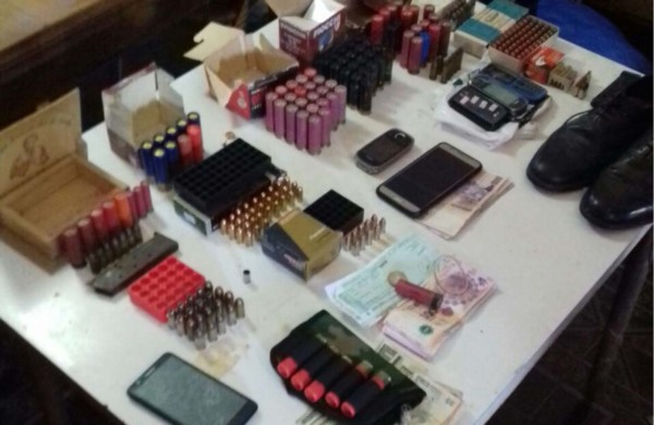 Municiones de diferentes calibre fueron confiscadas en los procedimientos realizados por la Policía.