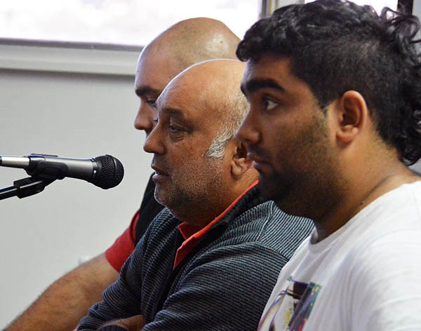 Familia a tribunales. Momentos en que los detenidos, padre e hijos,  se presentaban ante el juez. 