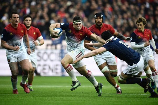 Francia recobra viejas sensaciones y vence con lo justo a Escocia 22 a 16. Gran paridad y escenario abierto como para elegir un campeón.