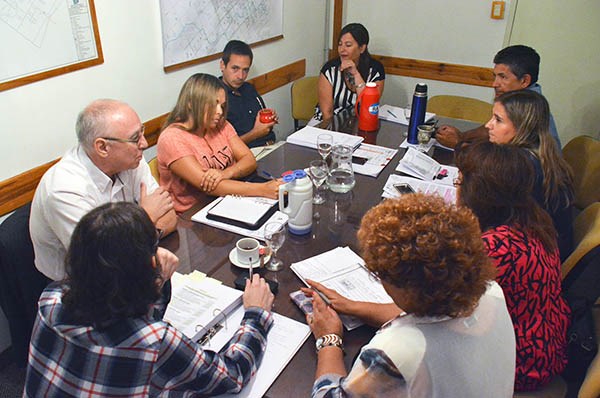 Junto a los concejales, el secretario de Gobierno del Municipio analizó la estructura de costos.