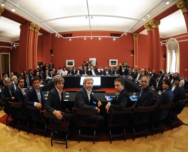 Los ministros nacionales se reunieron con las provincias.