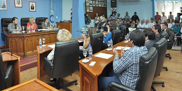 Artero, con un fuerte discurso político para abrir las sesiones del concejo deliberante