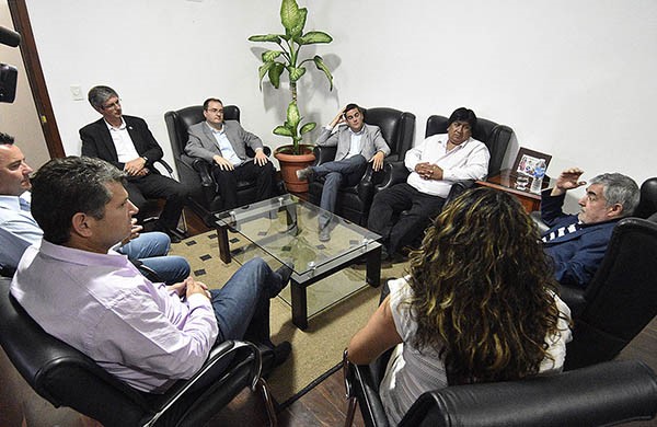 Los intendentes brindaron su apoyo al Gobierno luego de que fracasara el acuerdo con Magistrados.
