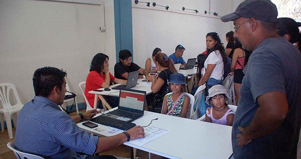 Una gran cantidad de personas se acercaron interesadas en conocer las numerosas y variadas propuestas.