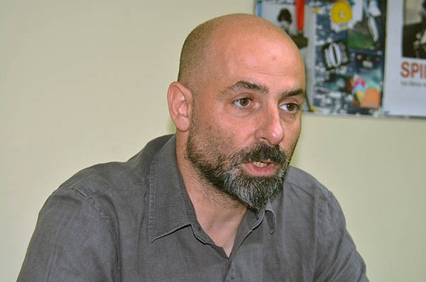 Hernán Pereira, delegado de ENACOM en Trelew, que toma denuncias de telefonía, internet y cable.