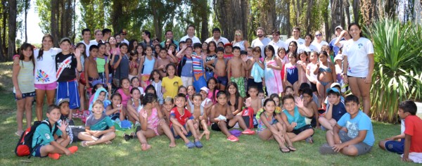 Los chicos de las Colonias de vacaciones recibieron días atrás la visita del intendente Adrián Maderna y el equipo de la Coordinación de Deportes.