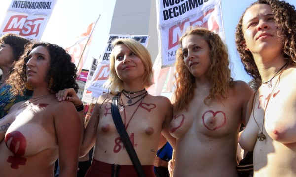“Hemos eliminado contenido que publicaste”, afirmaba el texto en la página de Facebook de Jornada.