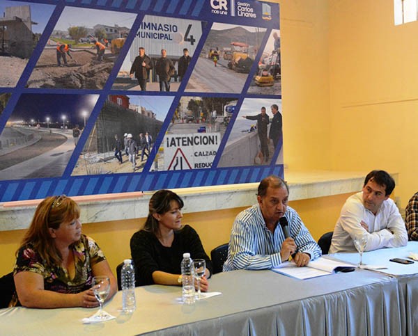 Ofertas. El intendente Linares insistió con la nueva obra pública. 