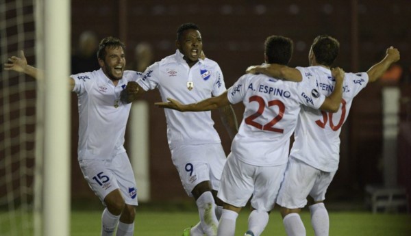 Nacional venció como visitante a Lanús y se trajo los primeros tres puntos.