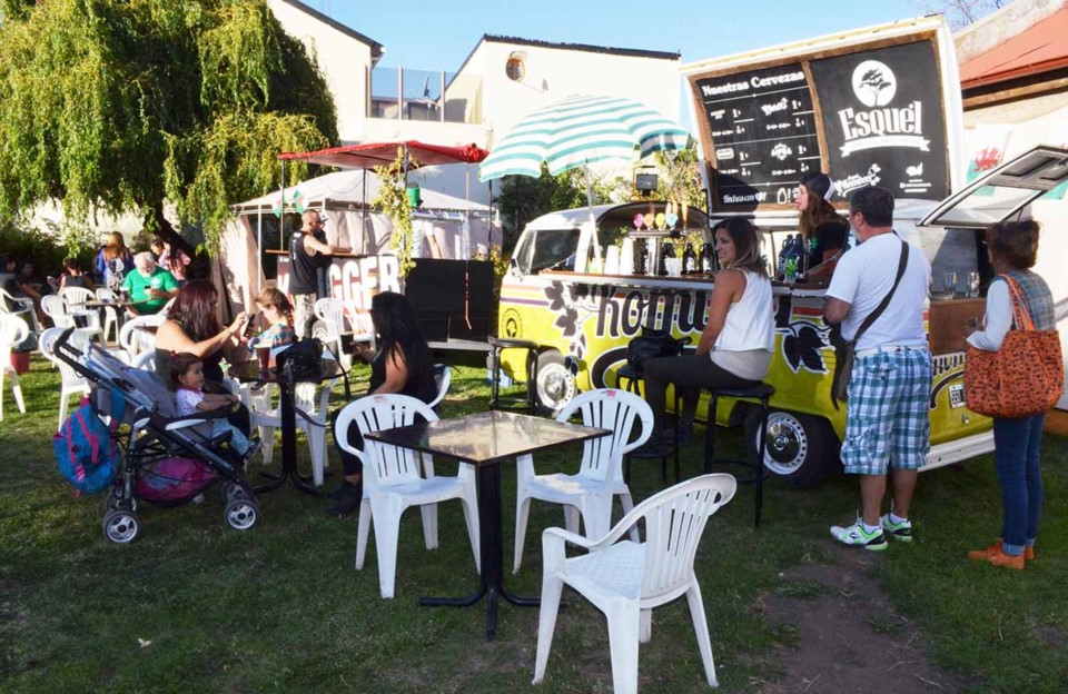 Inicio. La Fiesta de San Patricio tuvo su primera vez en Esquel. Arrancó temprano y por la noche tuvo buena concurrencia.
