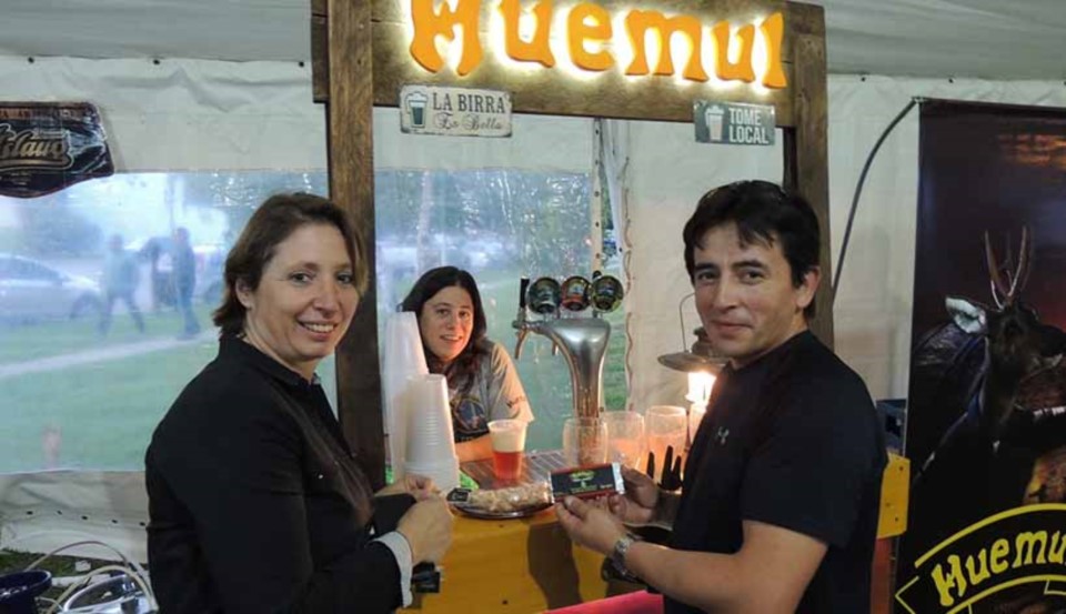 Los stand de cervezas artesanales tuvieron una noche agitada.