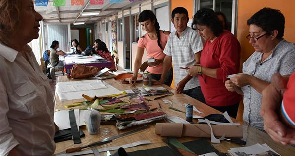 En la muestra se pudo observar la excelente utilidad del cuero de pescado para objetos artesanales.