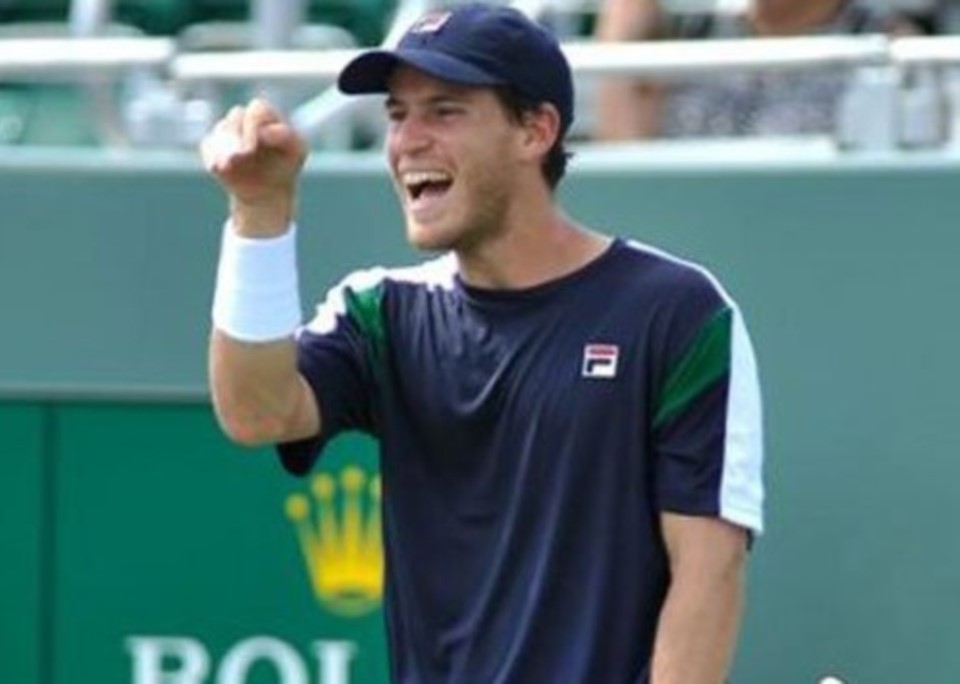 Exultante "Peque" por la victoria ante Ferrer, para esperar por King o Goffin.