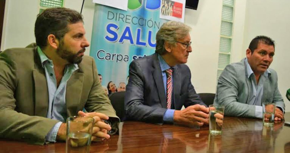 El Dr. Roberto Ingaramo, junto a los funcionarios municipales durante el lanzamiento de la actividad.