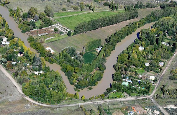 Agua turbia. Una postal del río Chubut, que llega al Valle con niveles de turbiedad que impiden usarlo.
