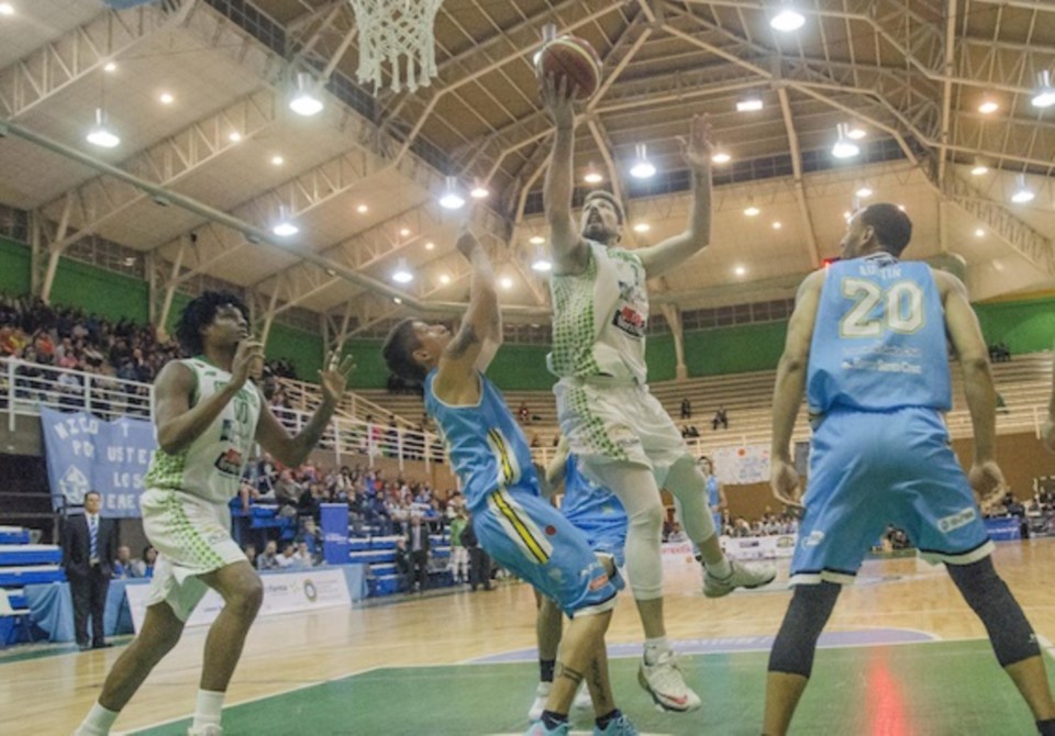 Gran triunfo de Estudiantes en Río Gallegos, con un tremendo partido de Justiz (22 pts y 20 reb).