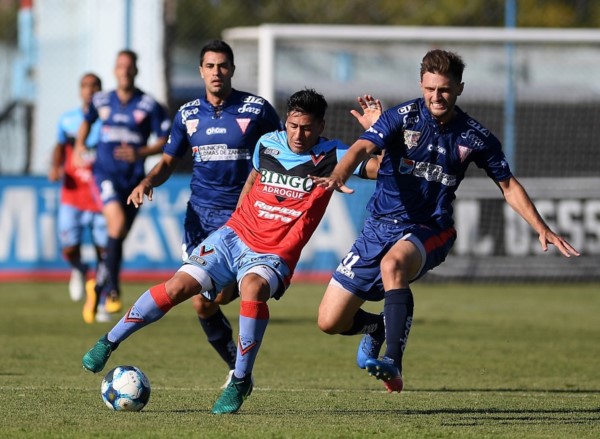 Brown casi se lleva la victoria pero apareció Vombergar para empatar a los 90'.