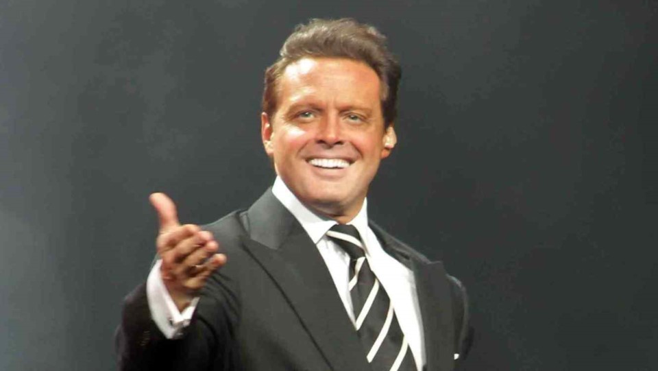 Luis Miguel fue demandado por su ex manager William Brockhaus y debía presentarse este lunes en una corte de Los Ángeles.