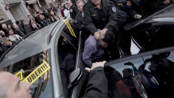 Primera condena a chofer de Uber: Pena de prisión e inhabilitación.