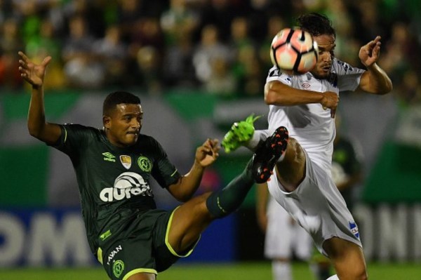 Chapecoense y Nacional de Uruguay igualaron. Ambos quedaron con 4 unidades.