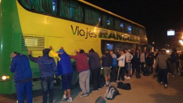 En un operativo, Gendarmería detuvo a 81 barras de Boca con armas el domingo por la noche.