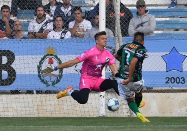 Brown irá en busca de la revancha del 0-3 sufrido en el Conti.