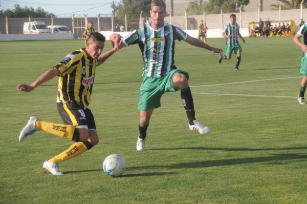 En la presentación de Zwenger como entrenador, Madryn no pudo contra Villa Mitre.