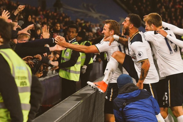 El equipo de Pochettino no se resigna en la pelea por el título de la Premier.