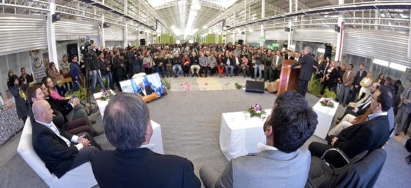 Explícito. El mandatario castigó fuerte a los “parásitos” y reivindicó a los productores locales en su atril.