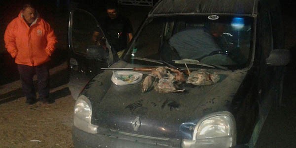 El operativo se llevó a cabo en la ruta Nº 1 y allí se interceptó a los marineros en su jornada de caza.