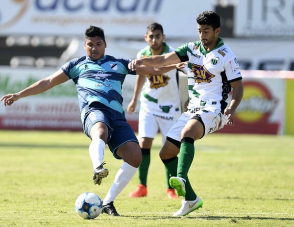 Brown tuvo sus chances en el primer tiempo, no las aprovechó y perdió por una genialidad de "Gomito".