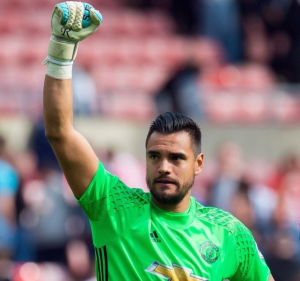 Romero fue titular por primera vez y terminó con la valla invicta del Manchester United.