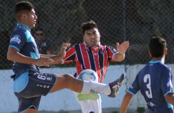 Guillermo Brown perdió ayer ante Alumni de visitnate  y le sirivió la punta  de la Zona 2 a Huracán.