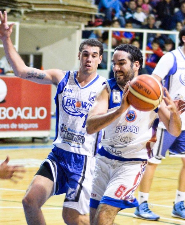 El base Emanuel López Cerdán, flamante incorporación de Ferro.