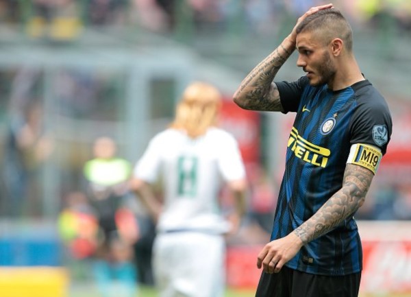 Sassuolo, con un doblete de Iemmello, venció como visitante a Inter (8 partidos sin ganar).