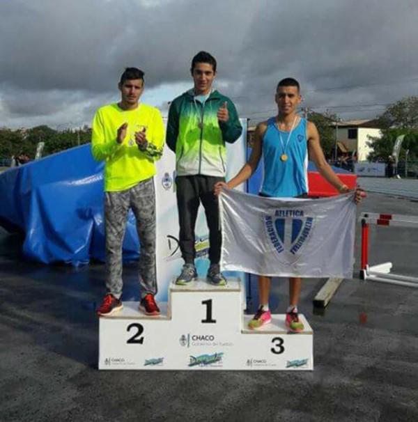 Podio con el atleta esquelense Joaquín Arbe en el primer puesto.