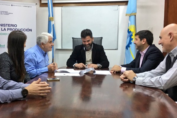 El ministro de la Producción reunido con las autoridades de la cámara empresaria de Puerto Madryn.