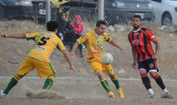 Independiente y La Ribera disputan el último partido de la octava fecha.