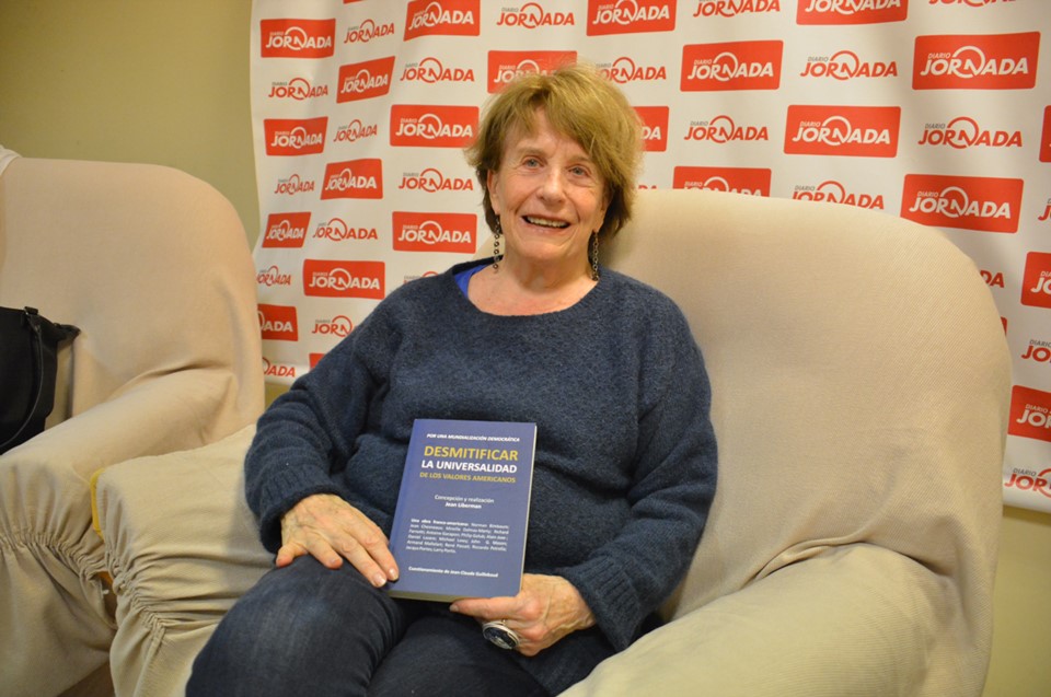 Myrtha García Moreno visitó Jornada y en una cálida charla comentó detalles del libro y su presentación.