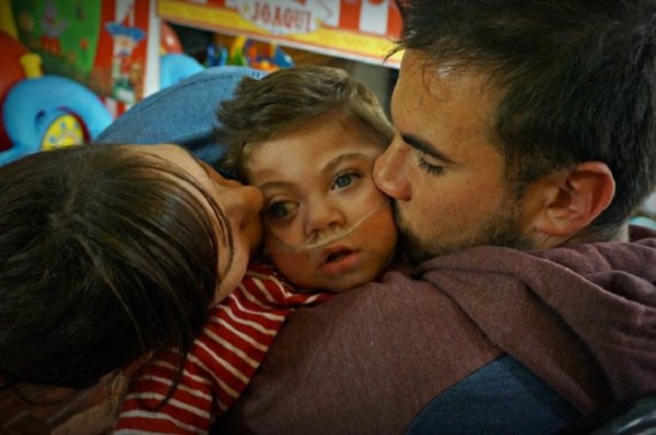 El pequeño Joaquín ya no tendrá que pagar el servicio eléctrico para poder respirar.