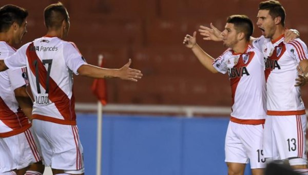 El "Millonario" viene de ganar en Perú por Copa Libertadores y hoy juega en La Plata.