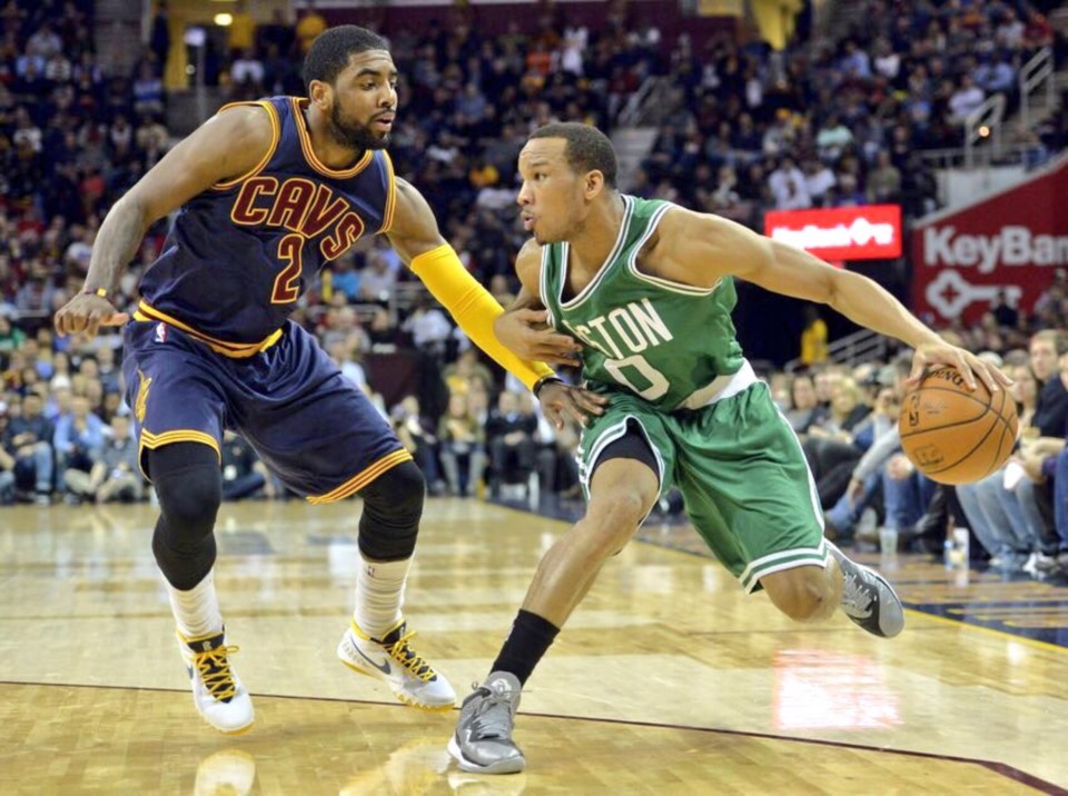Con un triplazo en la última, los Boston Celtics vencieron 111-108 a los Cleveland Cavaliers. La final del Este está 2-1 para los de LeBron.