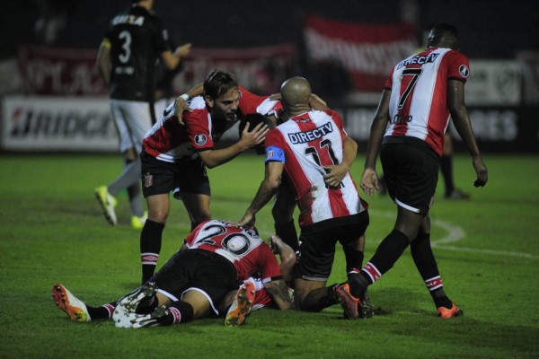 Estudiantes va por un triunfo que lo deposite en zona de Libertadores.