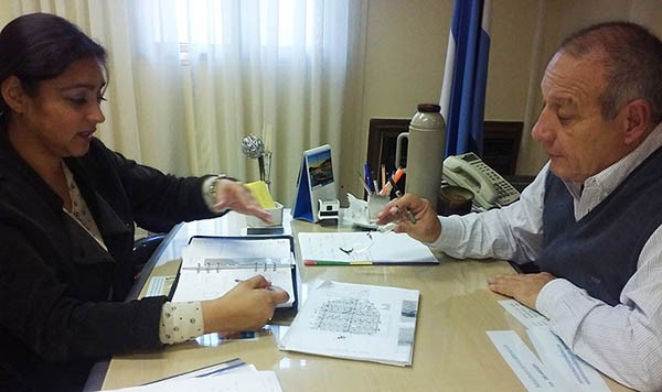 Gestiones. La edil Banuera y el ministro Hernández acordaron temas.