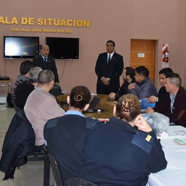 Autoridades promocionan la capacitación desde Jefatura de Policía.
