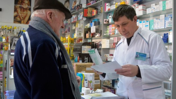La Federación Argentina de Cámaras de Farmacias (Facaf) se comprometió “a seguir atendiendo a todos los afiliados del PAMI".