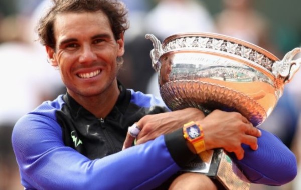 Nadal, el primer hombre en conseguir 10 trofeos del Roland Garros.