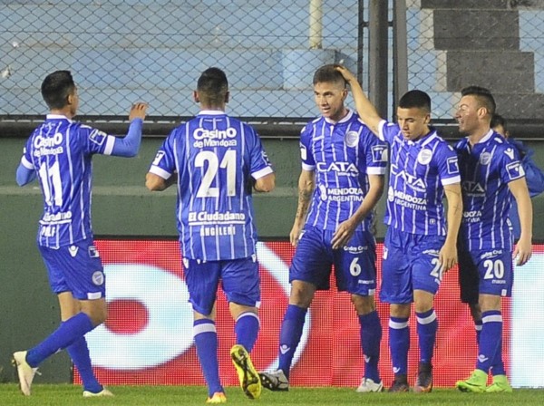 Godoy Cruz no tuvo problemas para resolver el pleito con Santamarina.