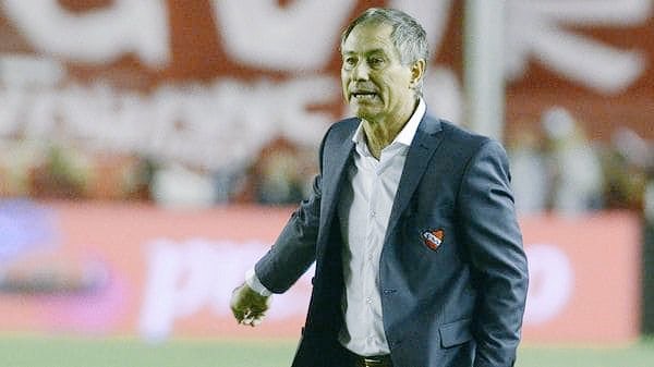 Ariel Holan mostró su disconformidad por la falta de refuerzos.