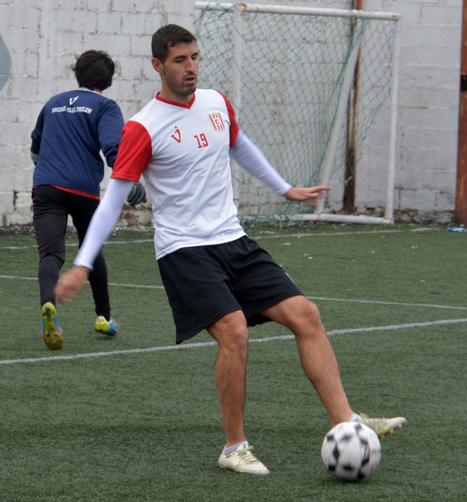 El regreso de un hijo pródigo. Jara disputó su primer Argentino B con 15 años en la temporada 2000-2001.